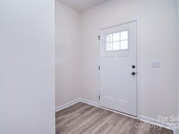 4th image of 144 Fleming Dr
