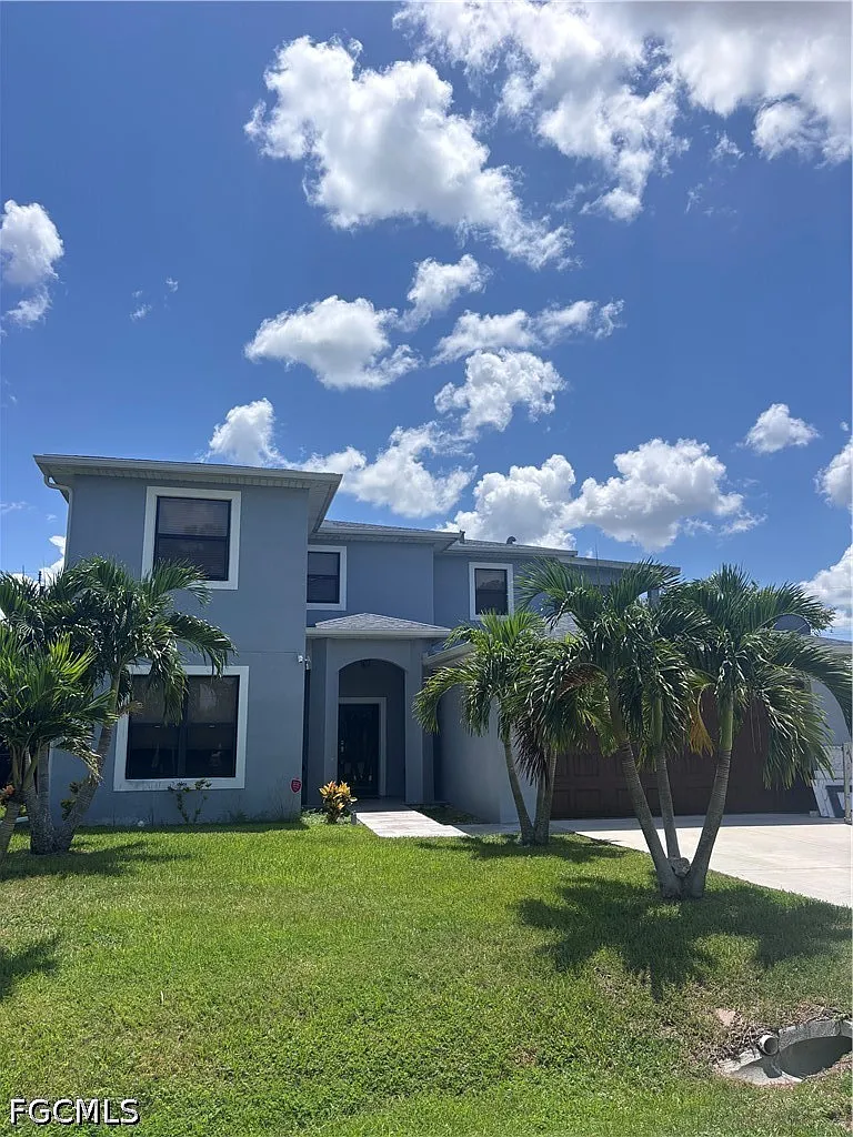 4 bed, 3.0 bath, 2386 sqft, $3,000 — Photo 1