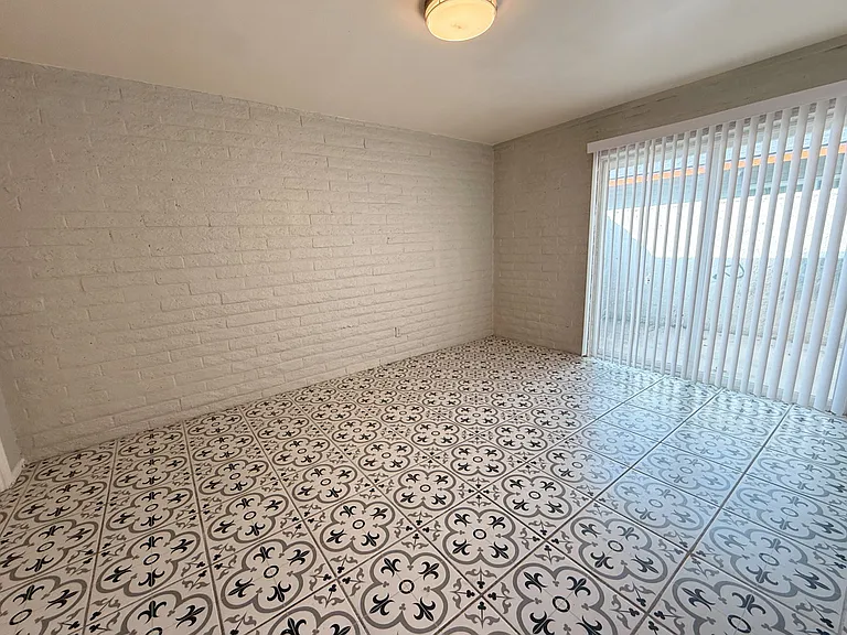 1122 S McClintock Dr #A — Photo 8