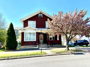 523 Temple St, Hinton, WV