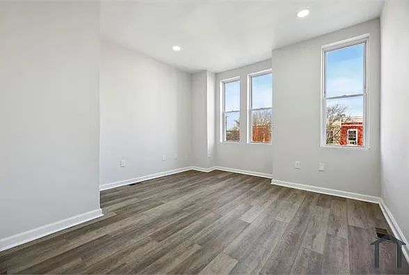 2141 W Fayette St — Photo 17
