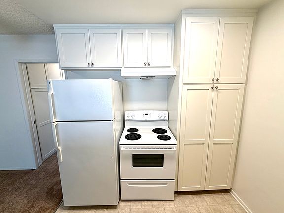 5th image of 11 S Venice Blvd APT 304