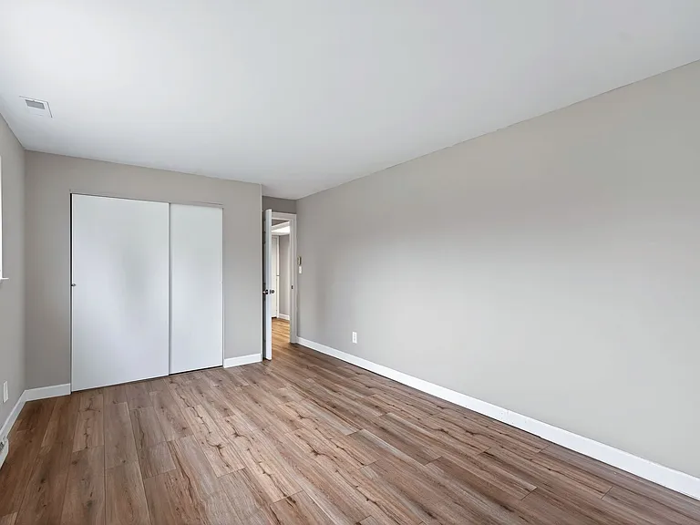 543 W Krepps Rd — Photo 30