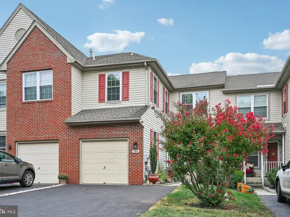 704 Gilbert Pl, Trappe, PA 19426