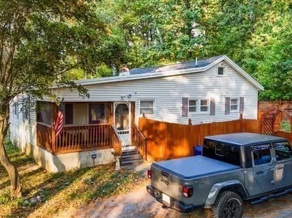 45 4th St, Dracut, MA 01826