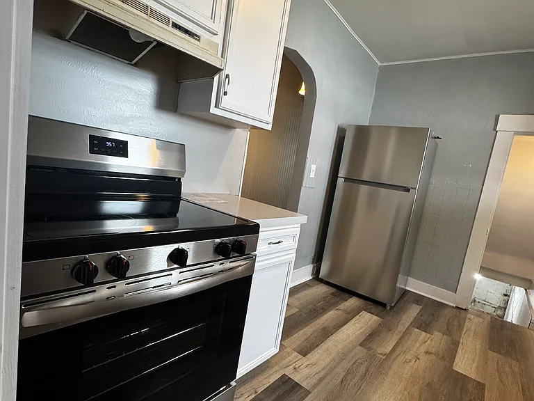 975 Collinwood Ave — Photo 8
