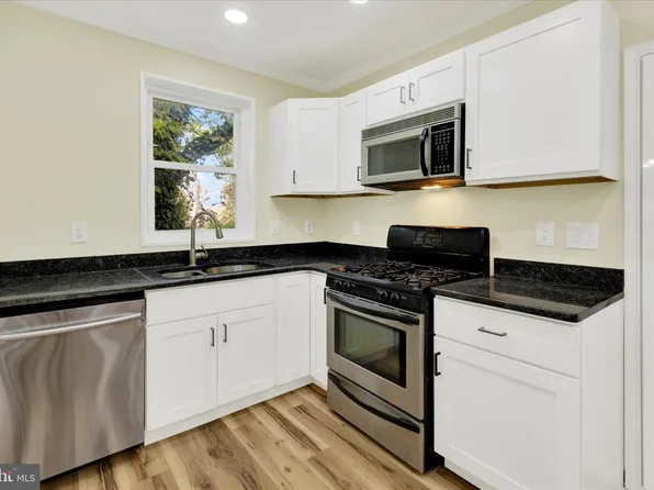 115 College Ave, Mountville, PA 17554