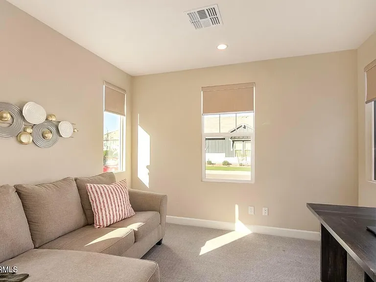 11353 N Luckenbach St — Photo 18