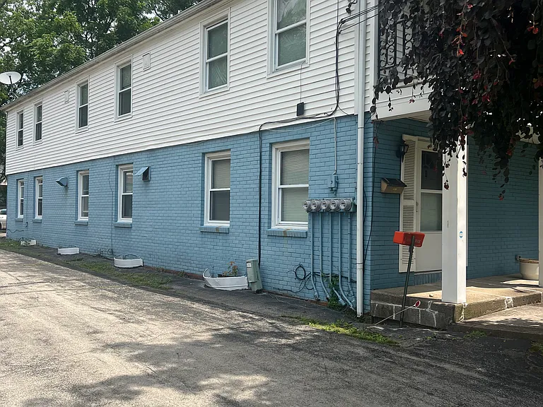 64 Willow Dr #3 — Photo 2