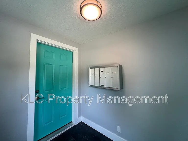 3719 3rd St #1 — Photo 6