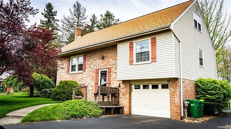 1st image of 111 Woodbury Dr