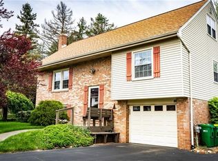 111 Woodbury Dr, Butler, PA
