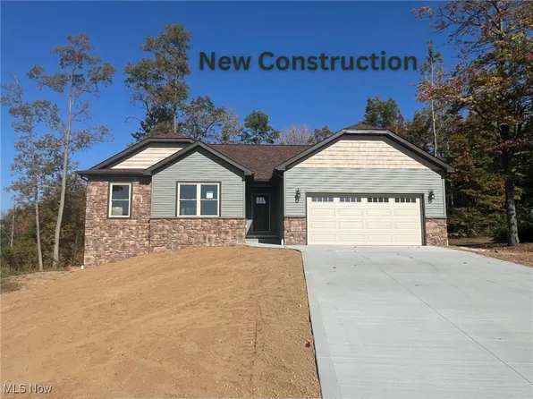 5960 Perry Hills Dr SW, Canton, OH 44706