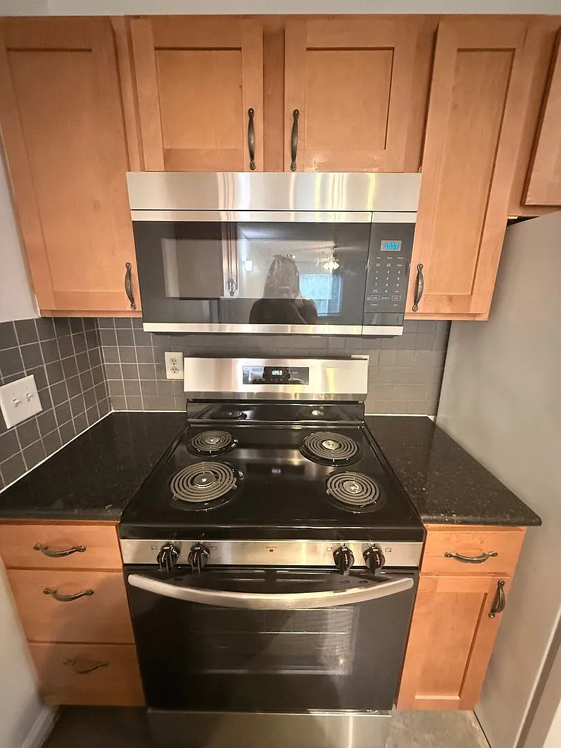 Updated 4 Bed 4 Bath Condo! First Floor! Available now! — Photo 3