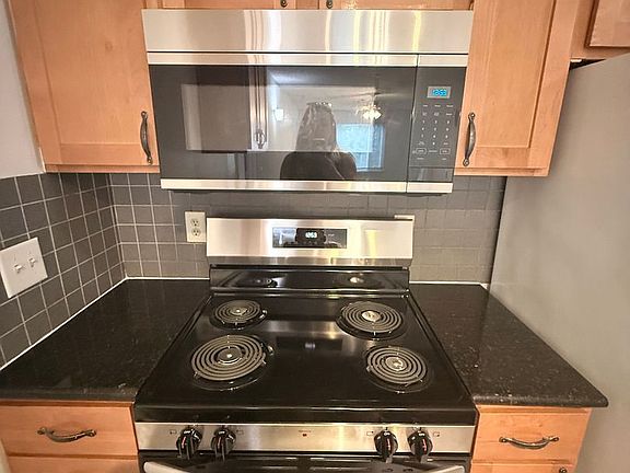 3rd image of 1511-102 Graduate Ln