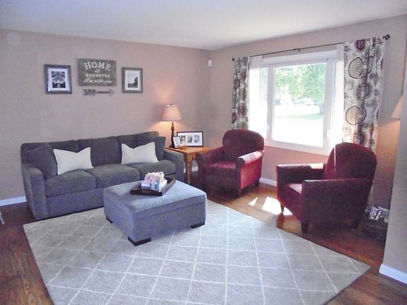 3rd image of 921 Kimberly Ln