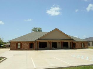 199 N Brookmoore Dr, Columbus, MS 39705