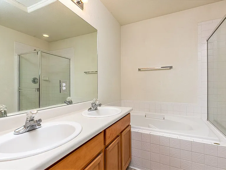 4822 Rusty Nail Point #202 — Photo 9