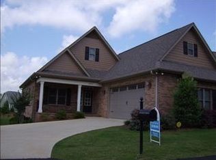 1824 Forrest Pointe Dr, Auburn, AL 36830