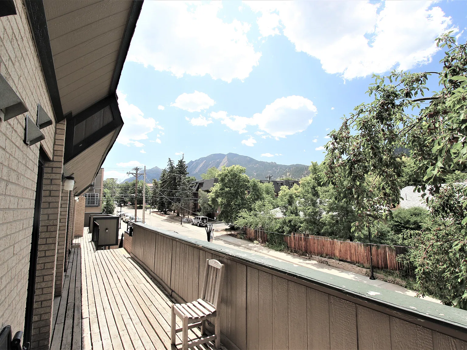 3 bed, 900 sqft, $4,740 — Photo 3