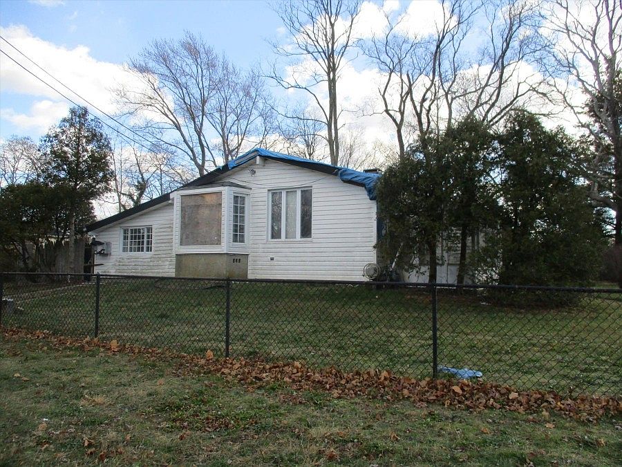 40 Hackmatac St, Central Islip, NY 11722 Zillow