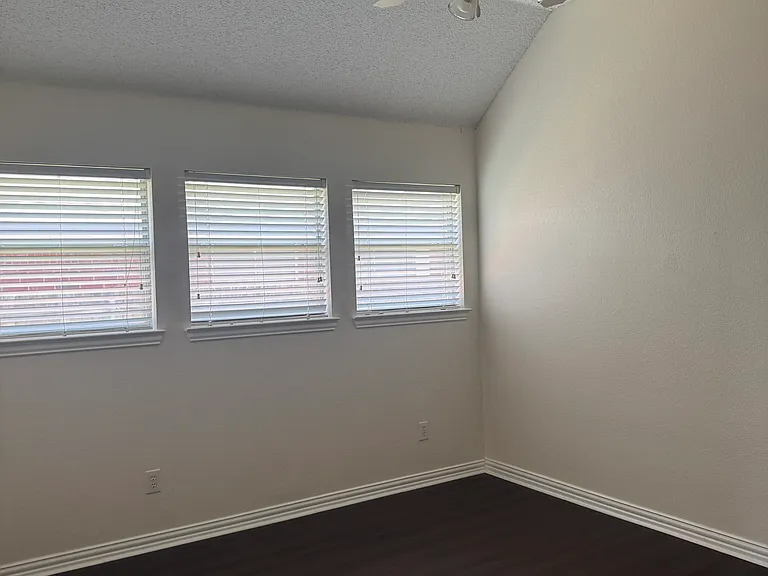 2306 Denham Dr — Photo 18