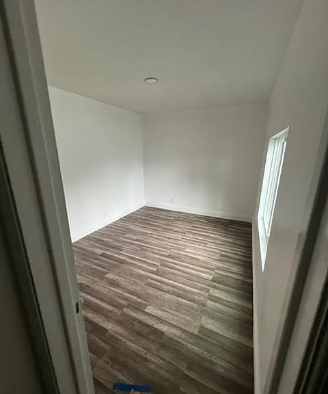 7736 Comstock Ave — Photo 5