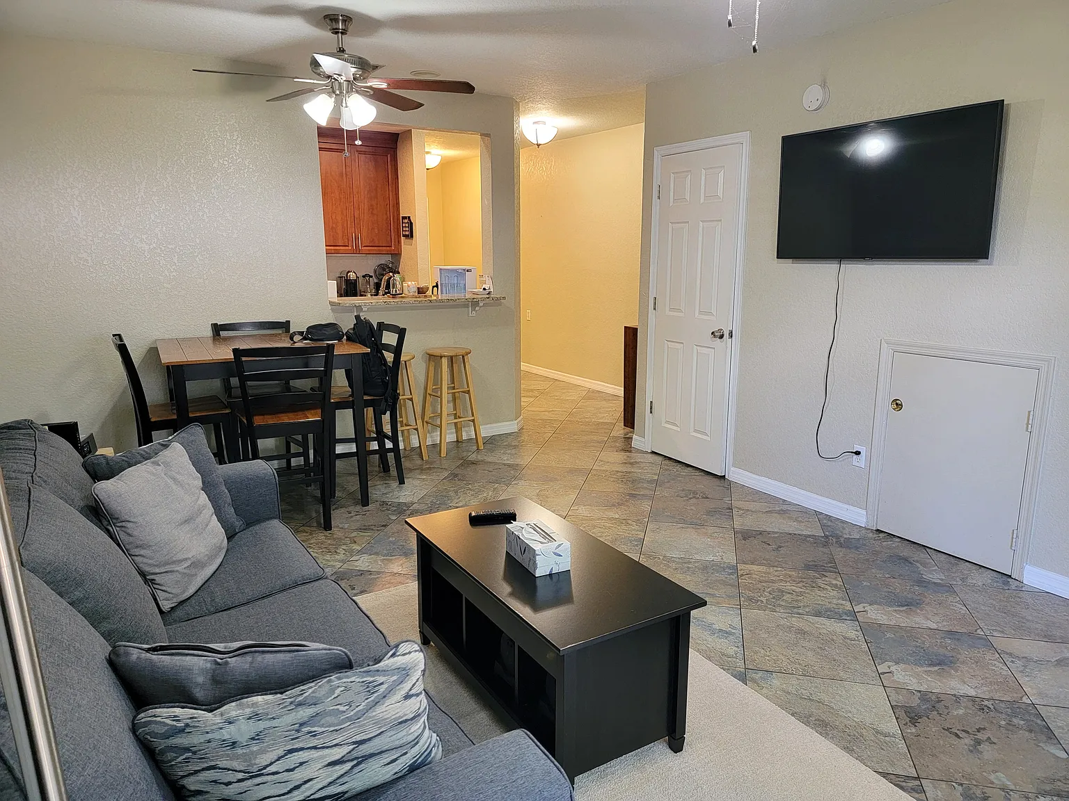 2 bed, 2.5 bath, 1278 sqft, $3,000 — Photo 3