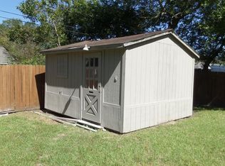 2100 Cedar Creek Dr, Baytown, TX 77520