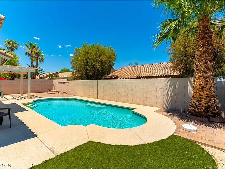 4432 Lobero Ave — Photo 16