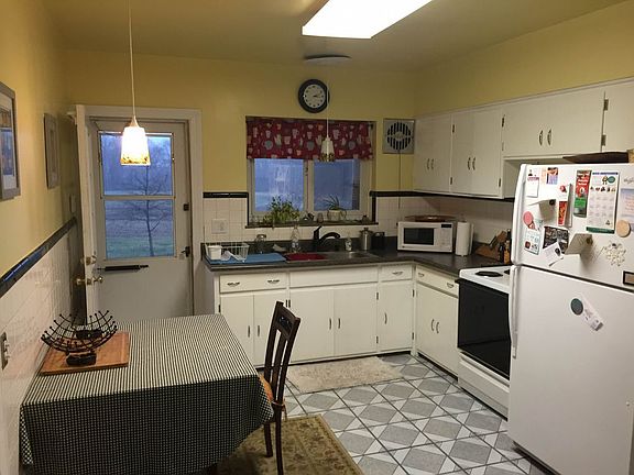 3rd image of 2510 Gay Ave