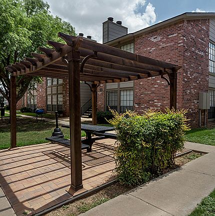 5th image of 5050 Tanglewood Ln #1006