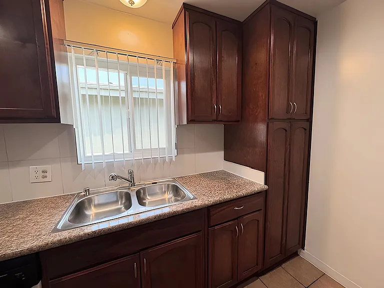2024 S Garth Ave #6 — Photo 5