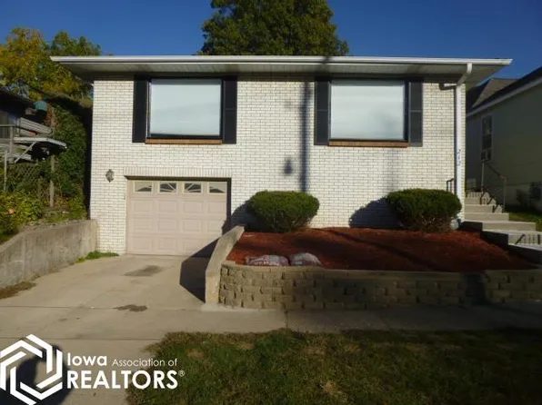 212 S 9th St, Burlington, IA 52601