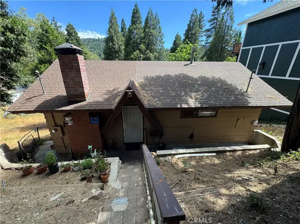 23789 Zuger Dr, Crestline, CA 92325