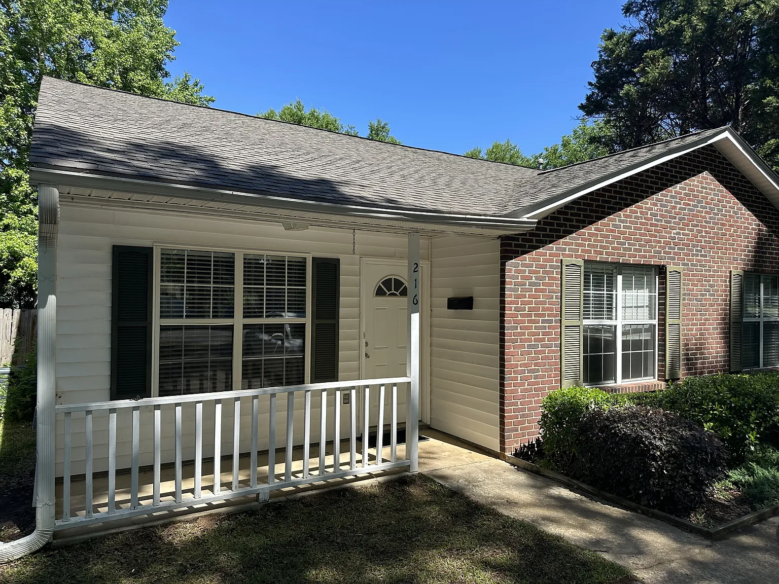 216 McFadden Street - 1 — Photo 1