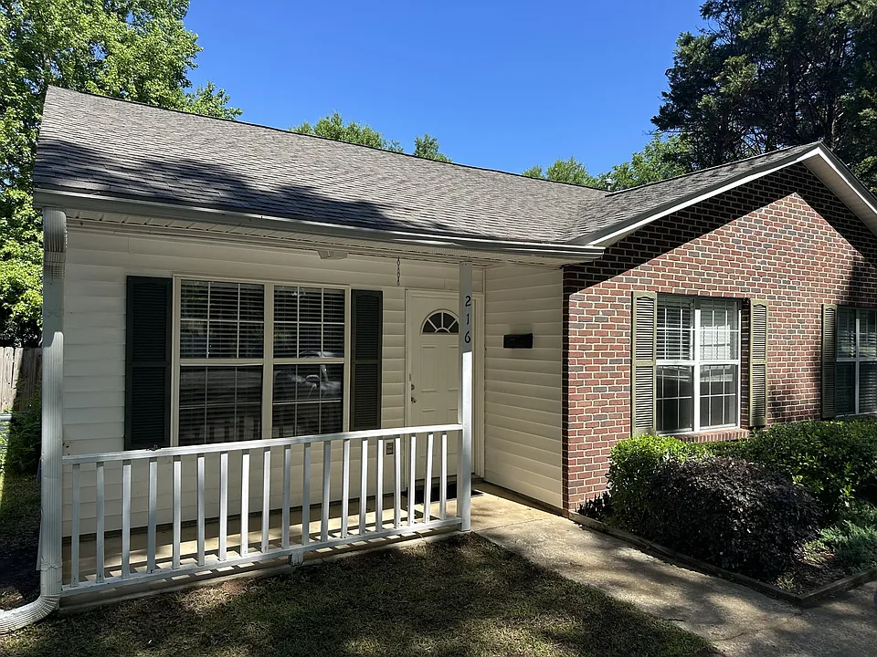 216 McFadden St