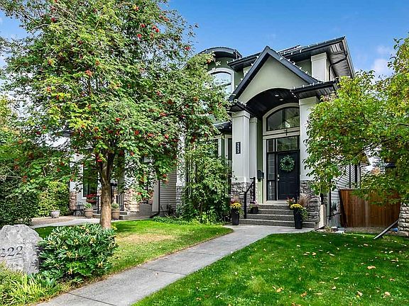 2nd image of 2222 W 26th St SW
