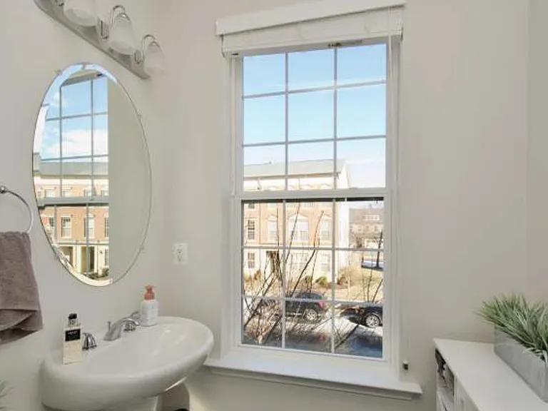 7812 Crescent Park Dr — Photo 14