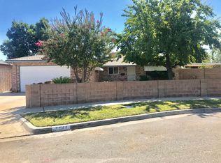5044 E Sooner Dr, Fresno, CA 93727