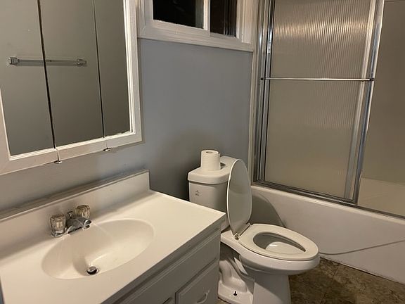 5th image of 300 S Georgia St