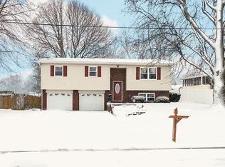 301 Lakeview Acres Dr, Collinsville, IL 62234