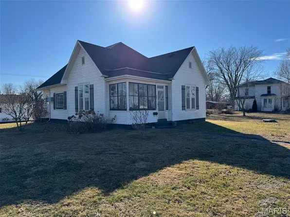 404 W Thompson St, Kahoka, MO 63445