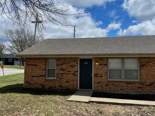 300 S Walker St #1, Pleasant Hill, MO 64080