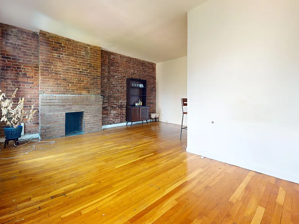 377 Bleecker St #4C