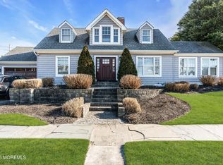 13 Beacon Boulevard, Sea Girt, NJ 08750