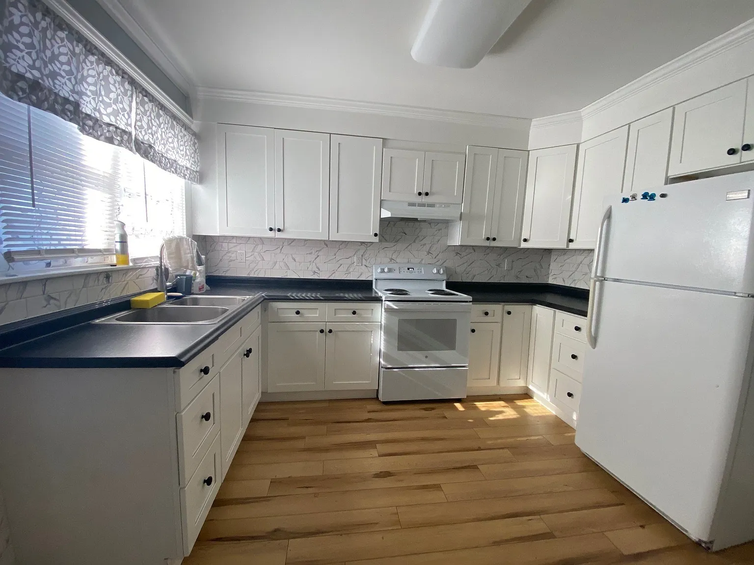 1 bed, 1.0 bath, 900 sqft, $2,100 — Photo 2