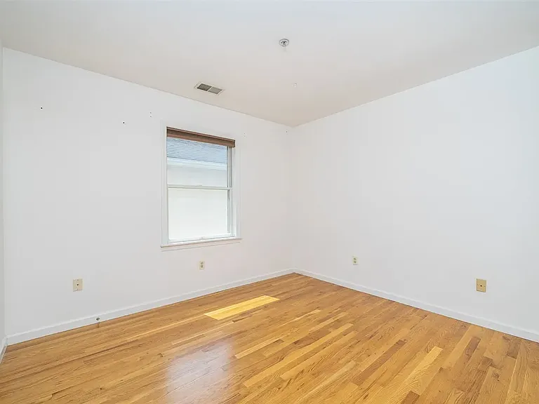 39 Hamilton Ave #C — Photo 7