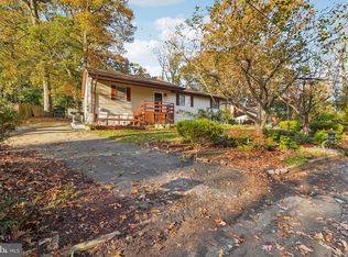 827 Valley Dr, Crownsville, MD