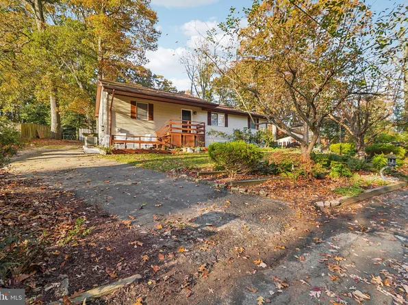 827 Valley Dr, Crownsville, MD 21032